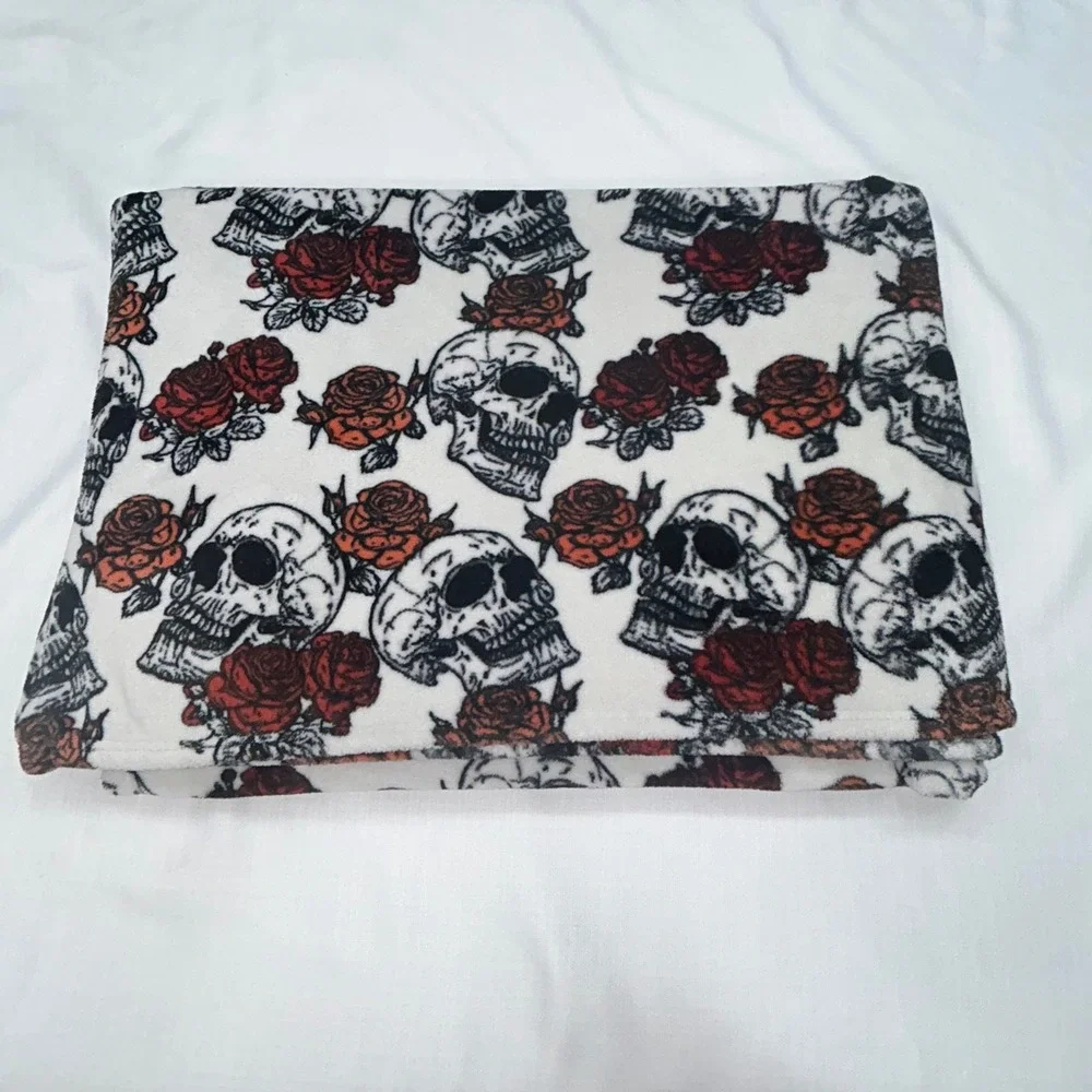 Sleeping Partner Skull Red Rose Plush Fleece Throw Blanket 50x70 Gothic Emo Punk